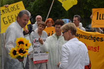  Protestaktion gegen das Endlagersuchgestez - 03.07.13, Stuttgart