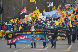 Weiterlesen: 500 Menschen gegen Atom & Krieg
